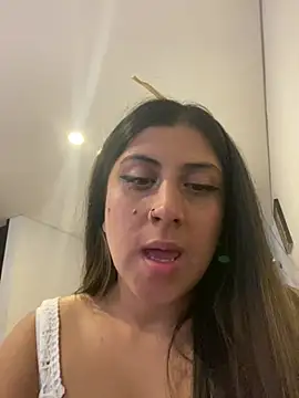 girl anni online show from February 25, 2025, 8:11 pm