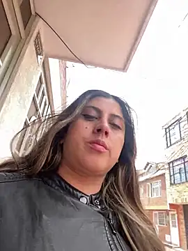 girl anni online show from October 9, 2025, 4:29 pm