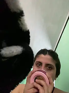 girl anni online show from October 12, 2025, 5:03 pm