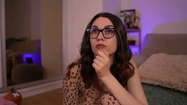 Snapshot of Mona_Lisss chatting on November 16, 2025, 1:27 pm Mona Lisss online show from November 16, 2025, 1:27 pm