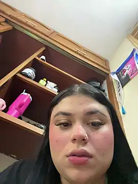 alissonfernandez  online show from April 2, 2026, 11:06 am