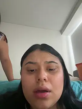 alissonfernandez  online show from March 5, 2025, 4:46 pm