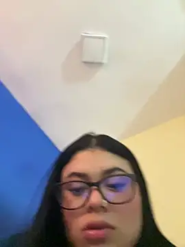 alissonfernandez  online show from January 11, 2026, 5:09 pm