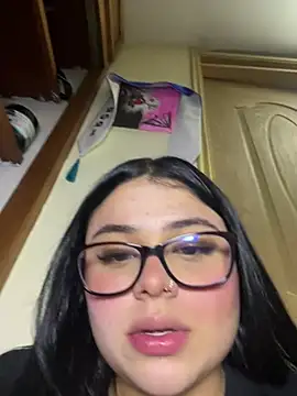 Snapshot of alissonfernandez_ chatting on February 8, 2026, 12:08 am alissonfernandez online show from February 8, 2026, 12:08 am