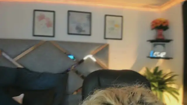 Snapshot of marian_pinzon chatting on May 19, 2026, 7:10 pm marian pinzon online show from May 19, 2026, 7:10 pm