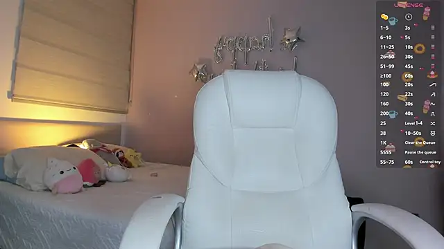 Snapshot of Ninamirley chatting on December 22, 2025, 11:05 pm Ninamirley online show from December 22, 2025, 11:05 pm