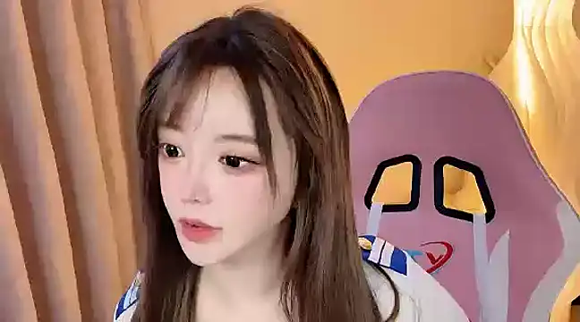 Snapshot of TuTu-550 chatting on December 2, 2024, 6:47 am TuTu-550 online show from December 2, 2024, 6:47 am