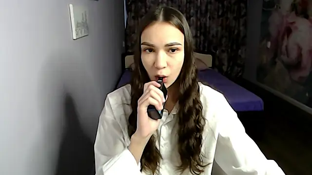AmyJonas online show from February 10, 2025, 4:52 am