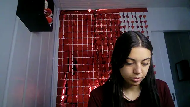 isabella048 online show from September 28, 2025, 9:00 pm