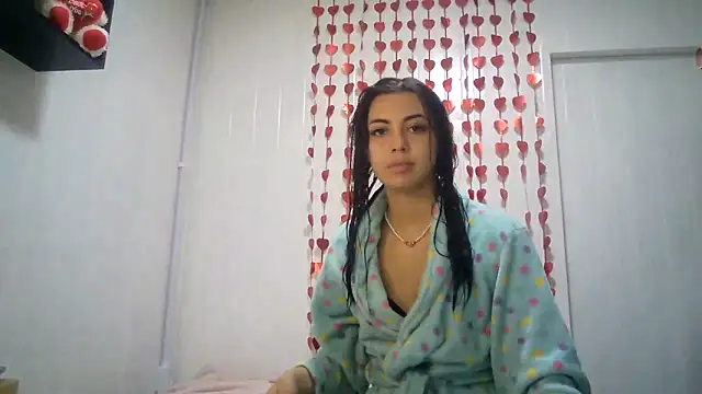 isabella048 online show from September 23, 2025, 11:56 pm