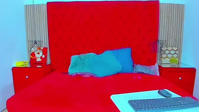 AmeliaANDEmily online show from March 7, 2025, 2:12 pm