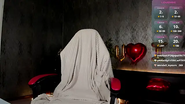 Snapshot of Vanessa_Ives_ chatting on February 13, 2025, 9:41 am Vanessa Ives online show from February 13, 2025, 9:41 am