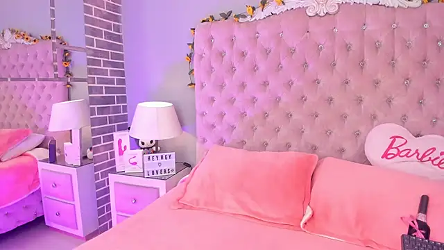 MadissonRey online show from March 26, 2026, 3:32 pm