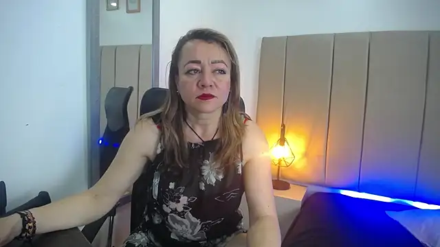 Lupiita223 online show from March 5, 2025, 12:55 pm