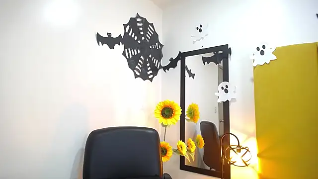 Lupiita223 online show from October 6, 2025, 1:01 pm