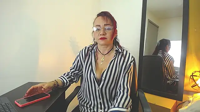 Snapshot of Lupiita223 chatting on February 20, 2026, 12:51 pm Lupiita223 online show from February 20, 2026, 12:51 pm