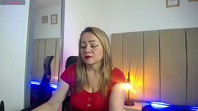 Lupiita223 online show from March 10, 2025, 1:00 pm