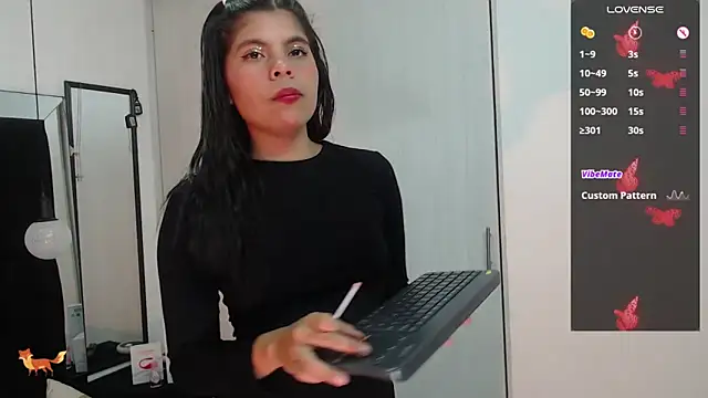 cutehanna1 online show from March 8, 2025, 7:31 pm