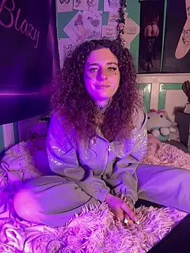 BlazyKitsune- online show from February 18, 2026, 7:10 pm