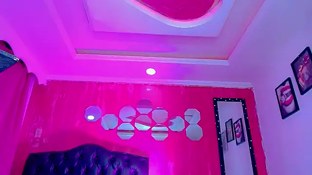 Snapshot of TiffanyMackensyy chatting on February 16, 2026, 2:54 am TiffanyMackensyy online show from February 16, 2026, 2:54 am