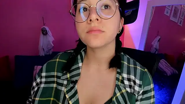 agnes 213 online show from October 11, 2025, 2:40 pm