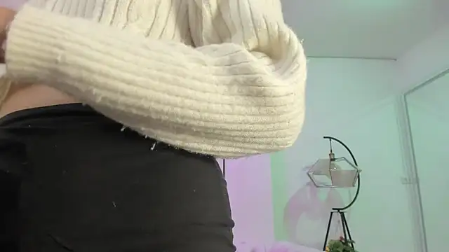 Theia moon online show from March 6, 2025, 12:41 pm