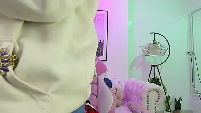 Theia moon online show from February 24, 2025, 12:37 pm