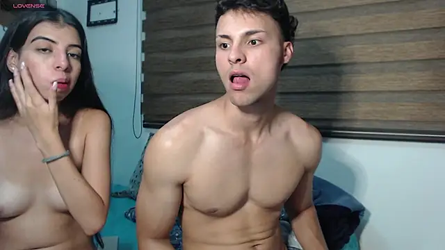 Snapshot of AshleyandTyler chatting on February 24, 2025, 11:52 pm AshleyandTyler online show from February 24, 2025, 11:52 pm