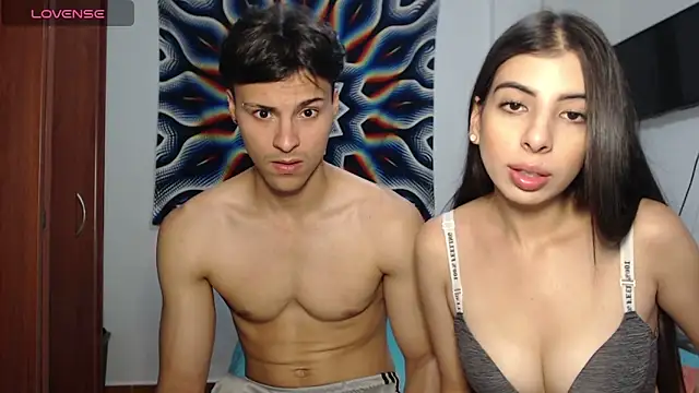 Snapshot of AshleyandTyler chatting on December 7, 2024, 9:39 pm AshleyandTyler online show from December 7, 2024, 9:39 pm