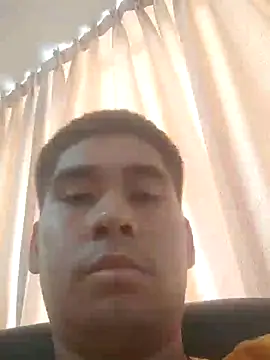 estudiante69 online show from December 30, 2024, 7:00 pm