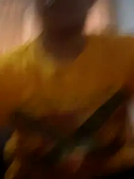 estudiante69 online show from December 30, 2024, 10:45 pm