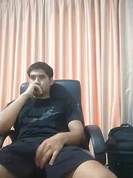 estudiante69 online show from December 11, 2024, 11:21 pm