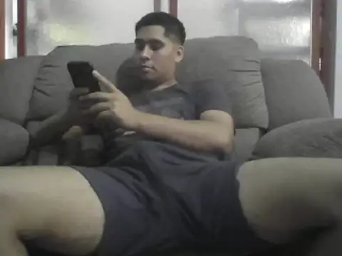 estudiante69 online show from January 31, 2025, 9:48 pm