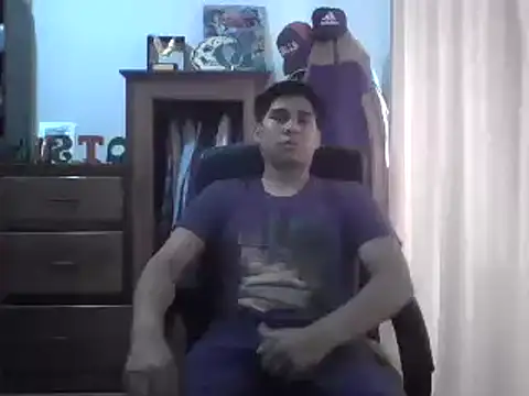 estudiante69 online show from December 5, 2024, 10:39 pm