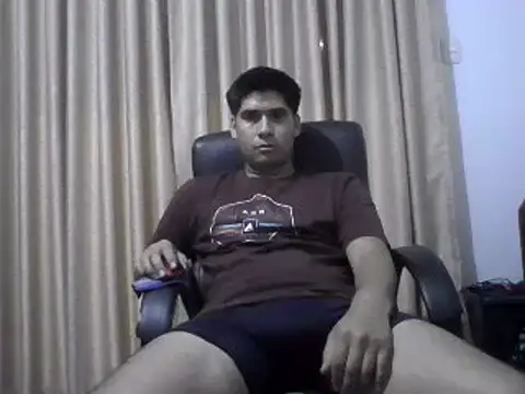 estudiante69 online show from December 9, 2024, 12:01 am