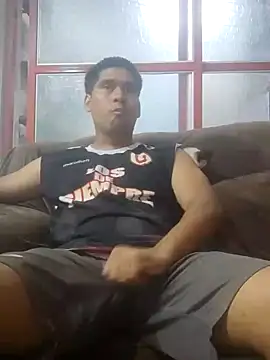 estudiante69 online show from February 12, 2025, 10:59 pm