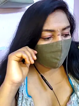 RomeoJuliet345 online show from April 5, 2026, 2:13 pm