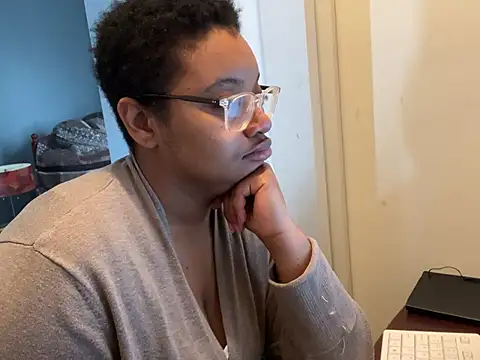 Makemymoney27 online show from February 15, 2025, 5:50 pm