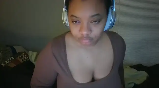 Makemymoney27 online show from December 18, 2024, 6:10 am