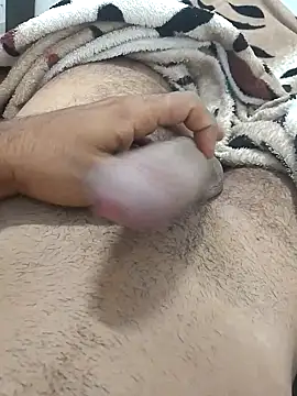 Leleko1997 online show from October 20, 2025, 5:02 pm