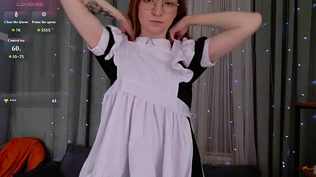 Snapshot of VioletShine chatting on February 19, 2026, 1:19 pm VioletShine online show from February 19, 2026, 1:19 pm