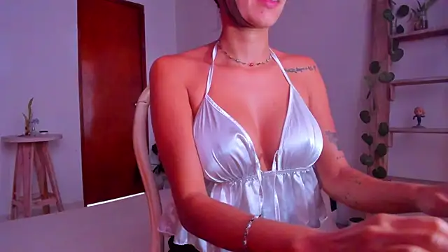 emillyhills online show from February 6, 2026, 2:57 pm