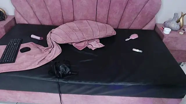 Candy Bony online show from January 5, 2025, 12:52 am