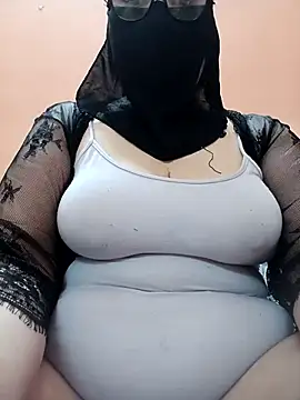 Snapshot of big_yoyo chatting on February 17, 2025, 8:49 pm big yoyo online show from February 17, 2025, 8:49 pm