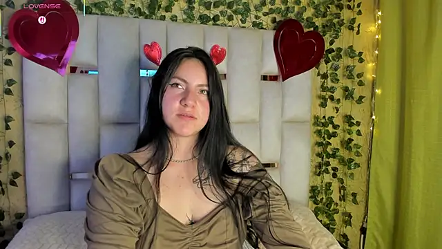 jenifer  power10 online show from February 26, 2025, 5:21 pm