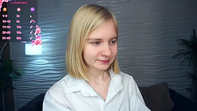 OdelinaFicken online show from December 15, 2025, 4:18 am