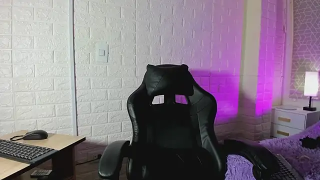 Snapshot of sweet_kitty0110 chatting on November 15, 2025, 8:35 pm sweet kitty0110 online show from November 15, 2025, 8:35 pm