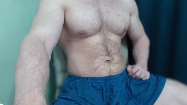 Snapshot of Mrbiceps23 chatting on November 14, 2025, 5:27 pm Mrbiceps23 online show from November 14, 2025, 5:27 pm