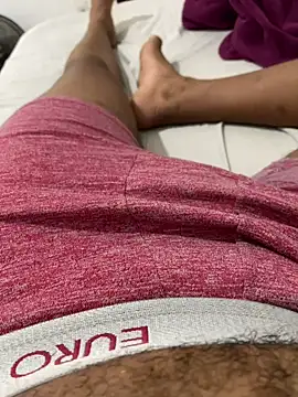 rodrigo21Cm  online show from December 18, 2024, 8:25 pm