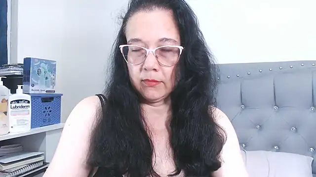 maturepriscila online show from November 6, 2025, 6:12 pm